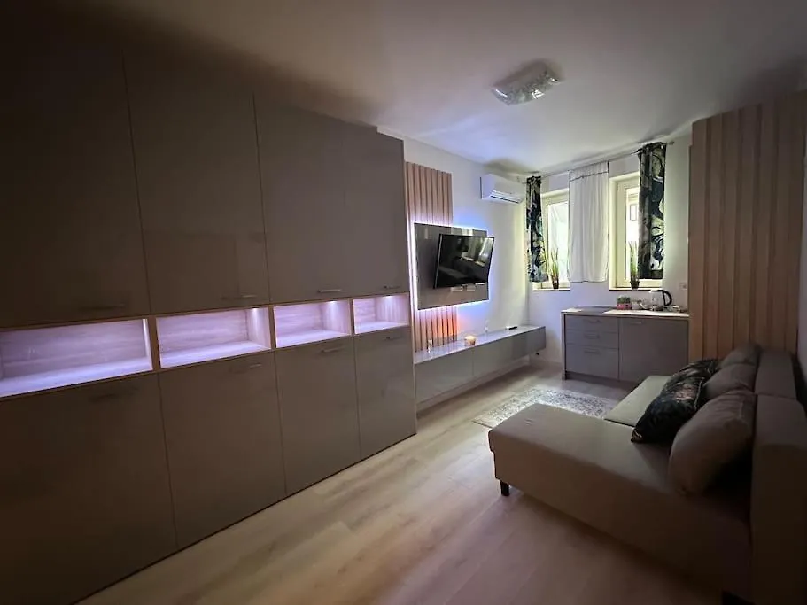 Cozy 1 Bedroom Apartment! Bucharest 0*,  Romania